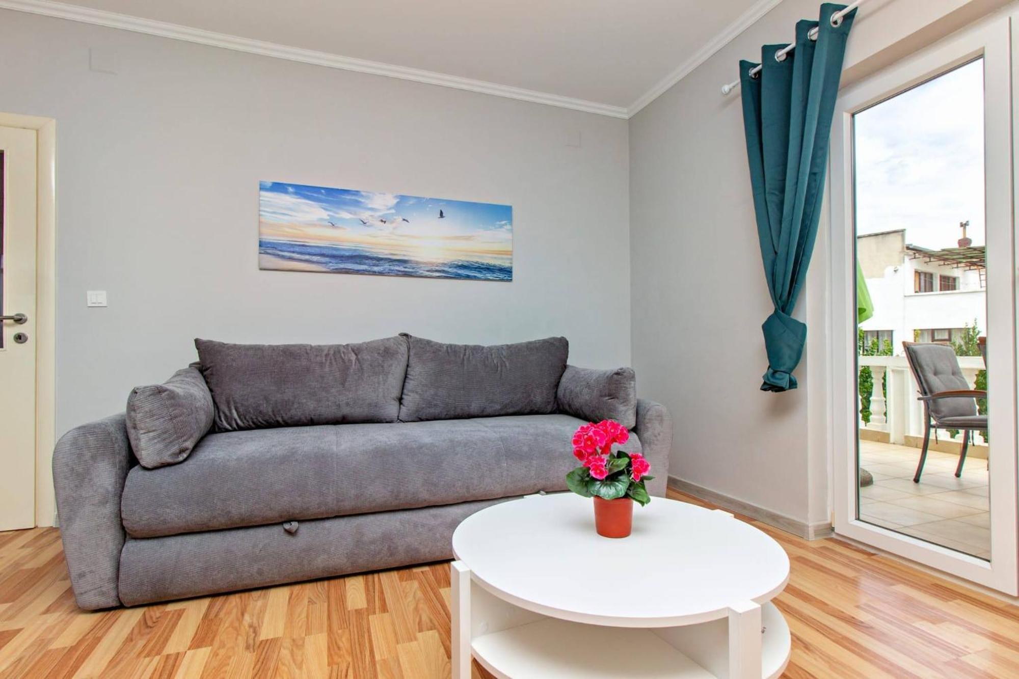 Tribalj Apartments Alaga מראה חיצוני תמונה