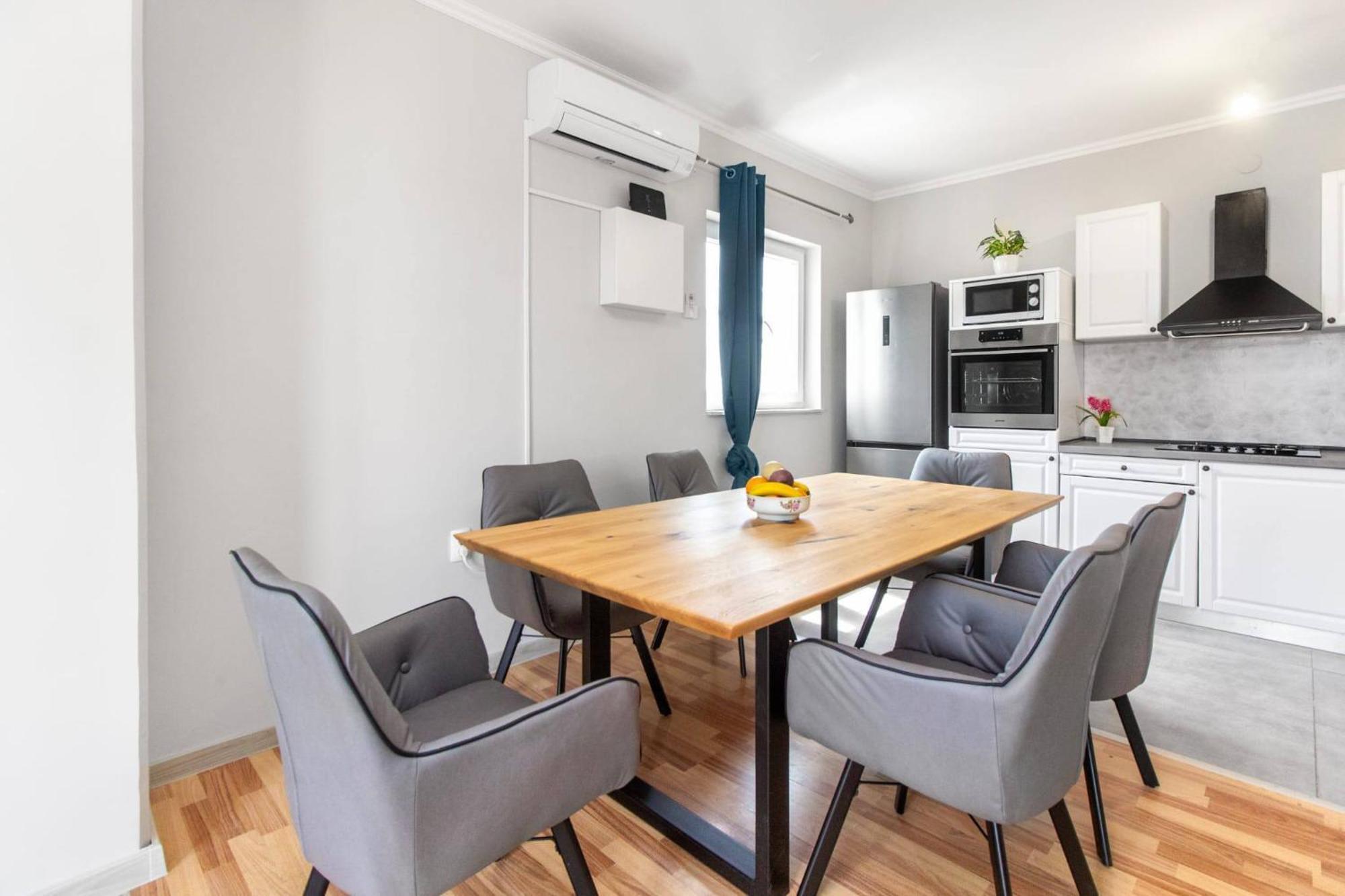 Tribalj Apartments Alaga מראה חיצוני תמונה