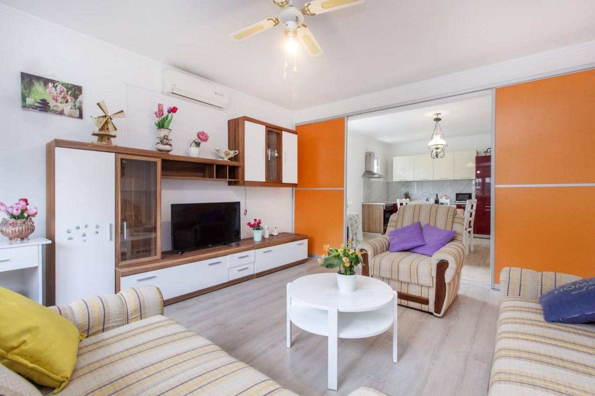 Tribalj Apartments Alaga מראה חיצוני תמונה