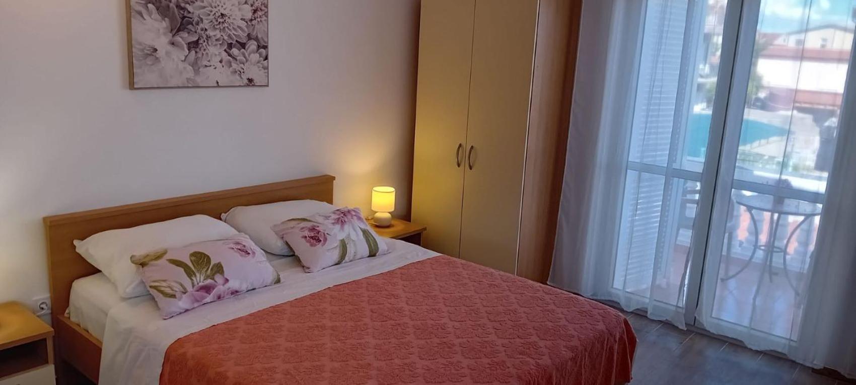 Tribalj Apartments Alaga מראה חיצוני תמונה
